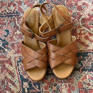b.o.c. Women's Tan Strappy Sandals